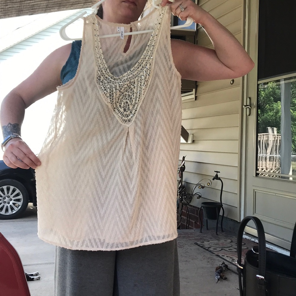 Sheer patterned tank